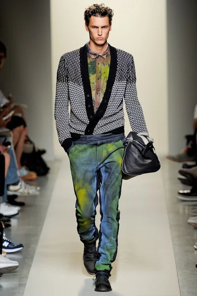 Look 14